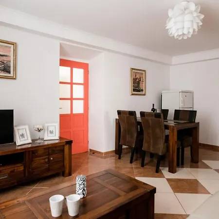 Apartment Teatar